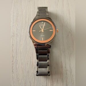 Caravelle Men's Modern Gunmetal SS Watch w Black Dial/Rose Bezel 45D109 READ J74